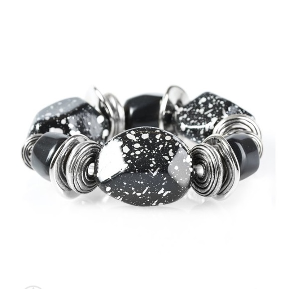 Black silver and white necklace with earrings - Picture 2 of 2